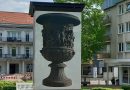 Drake-Vase wird für Restauration nach Regensburg transportiert
