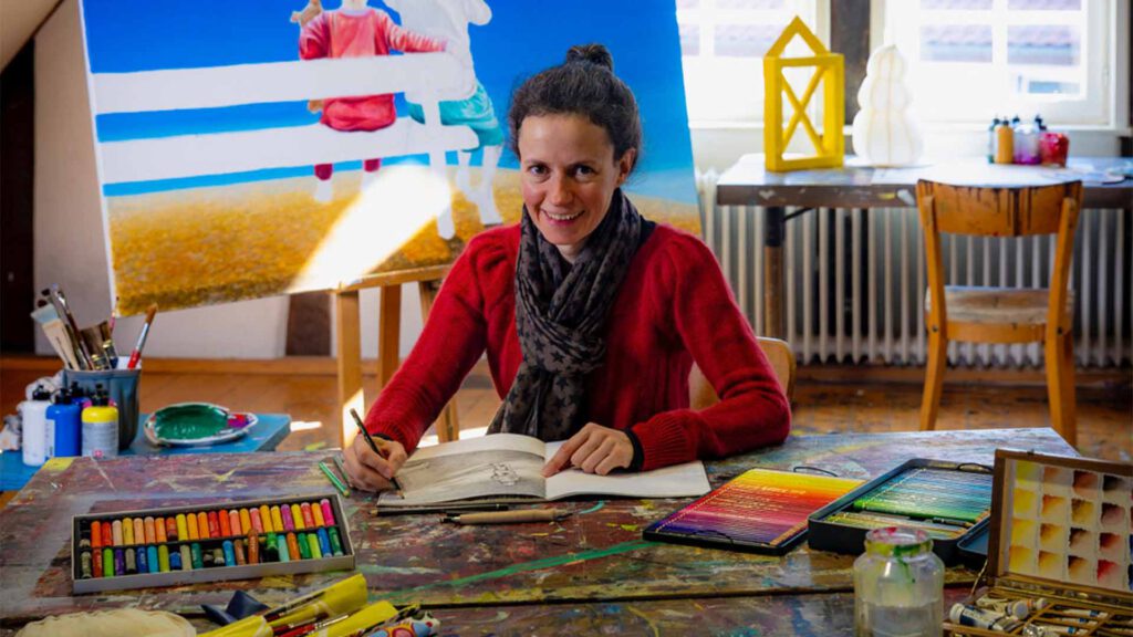 Künstlerin Meike Lothmann im Atelier