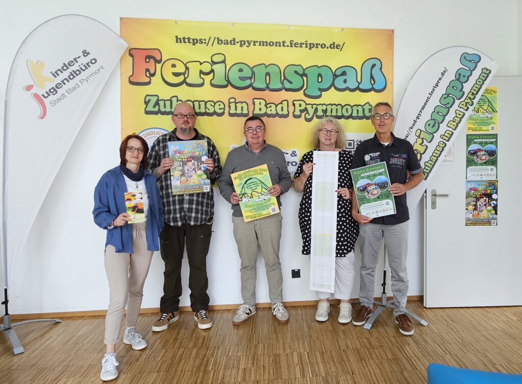 Das Team des Kinder- und Jugendbüros Bad Pyrmont stellt das Ferienspaß-Programm für die Sommerferien vor.