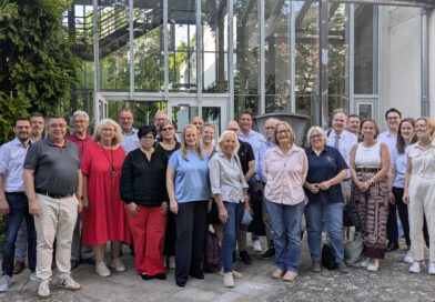 Die Gruppe, die für den Workshop rund um das Kurtheater zusammgekommen ist.