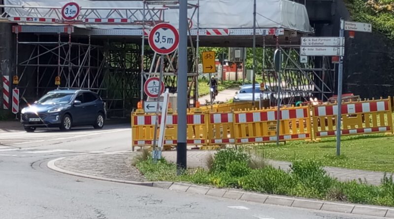 Keine Vollsperrung der Höxter Straße im Bereich der Eisenbahnbrücke