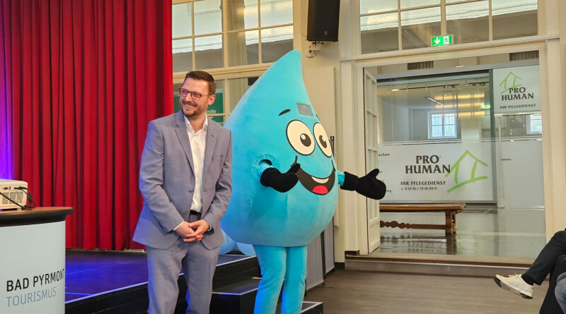 Gebührende Eröffnung des Wasser-Festes
