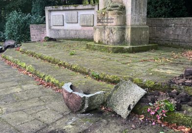Vandalismus am Ehrenmal in Rischenau